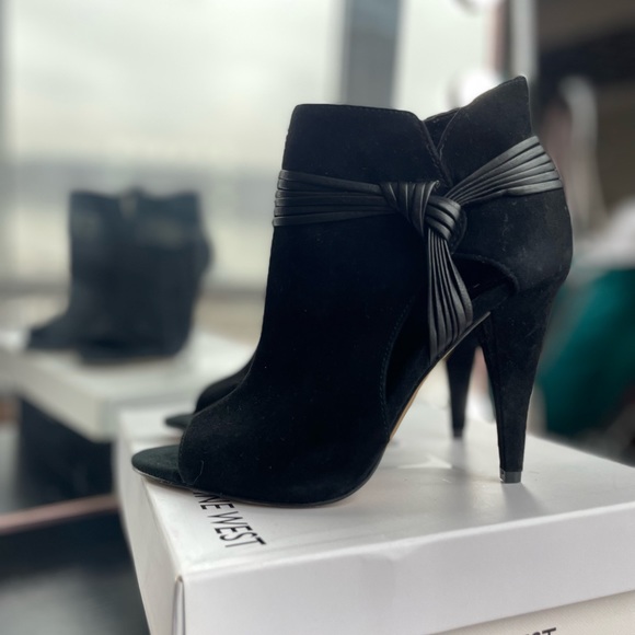 Vince Camuto Annavay Suede Bootie - Picture 9 of 10